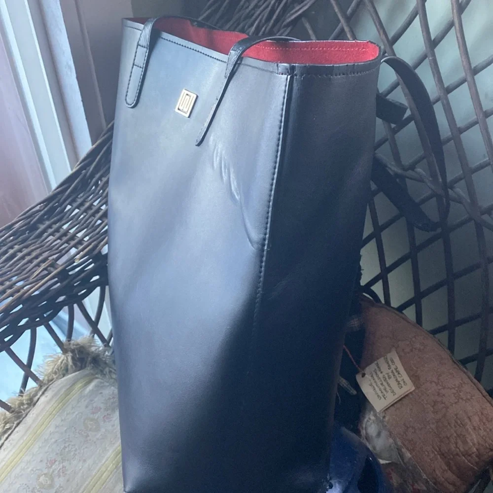 Nikki Williams Hampton Tote - Picture 9 of 13